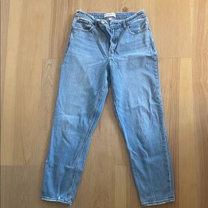 Abercrombie & Fitch The Mom High Rise Denim